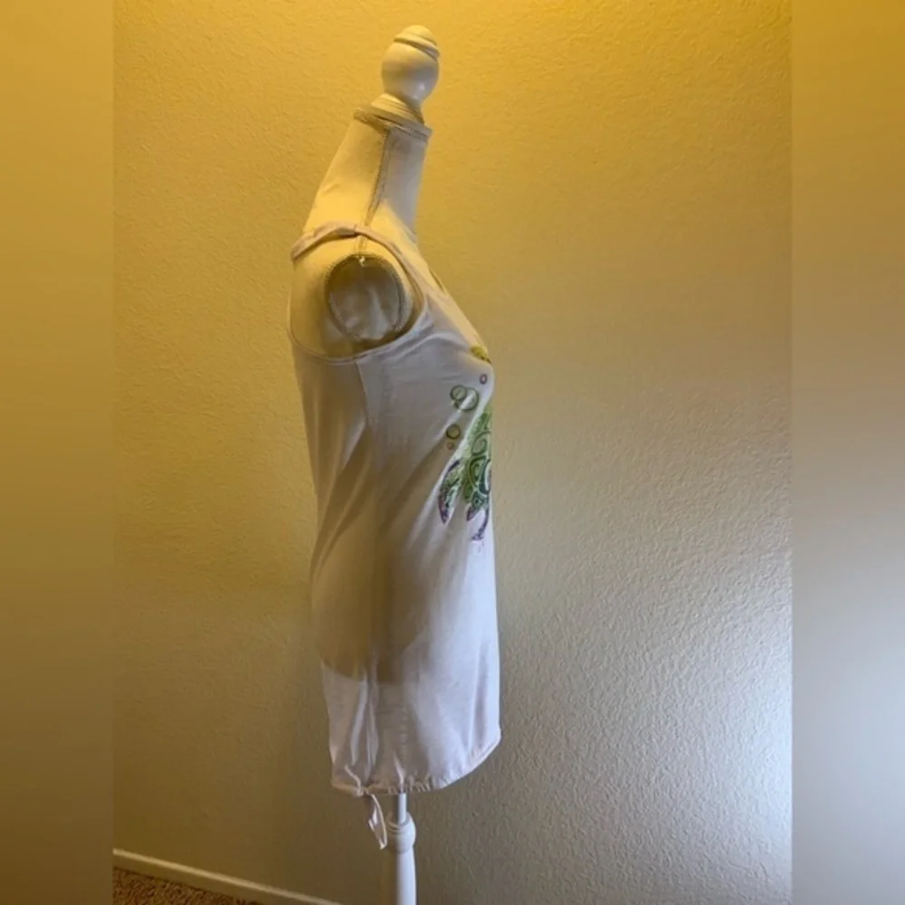 Top - Picture 2 of 4